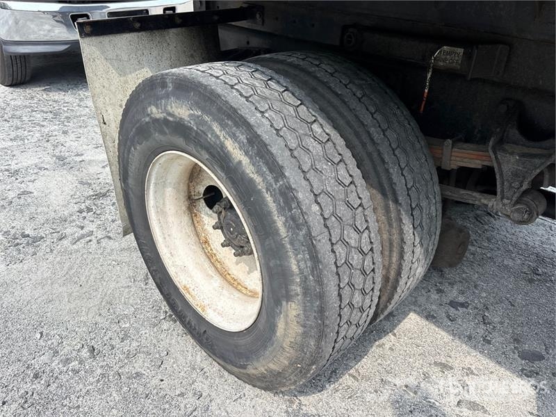 International 4300 Camiones volquete para virutas de madera