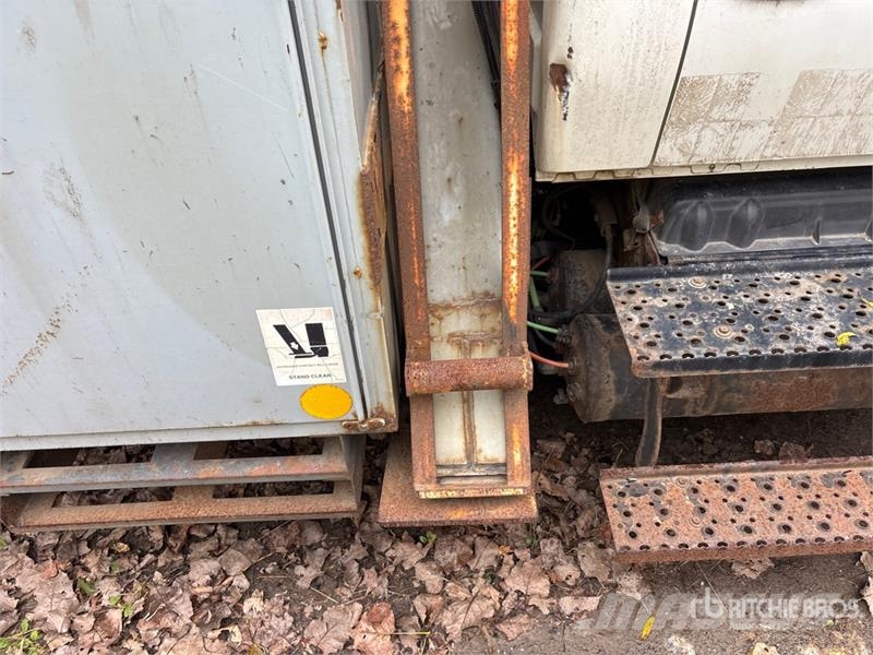 International 4300 Fahrzeug mit mobiler Bohranlage
