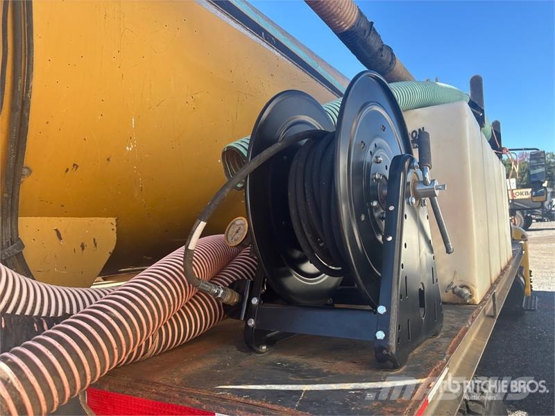 International 4300 شاحنات مزدوجة / خلخلة