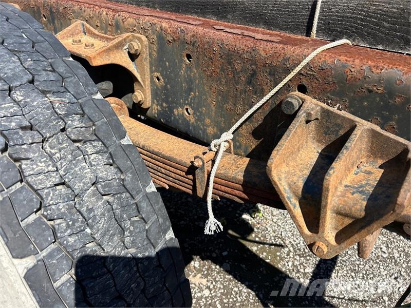 International 4300 Cabinas
