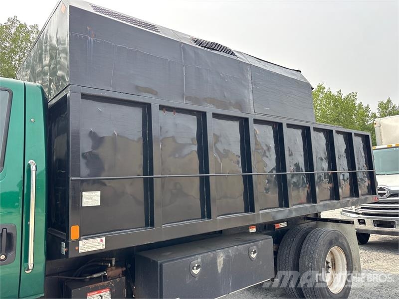 International 4300 Camiones volquete para virutas de madera