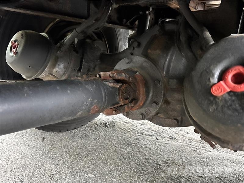 International 4300 Temperature controlled trucks