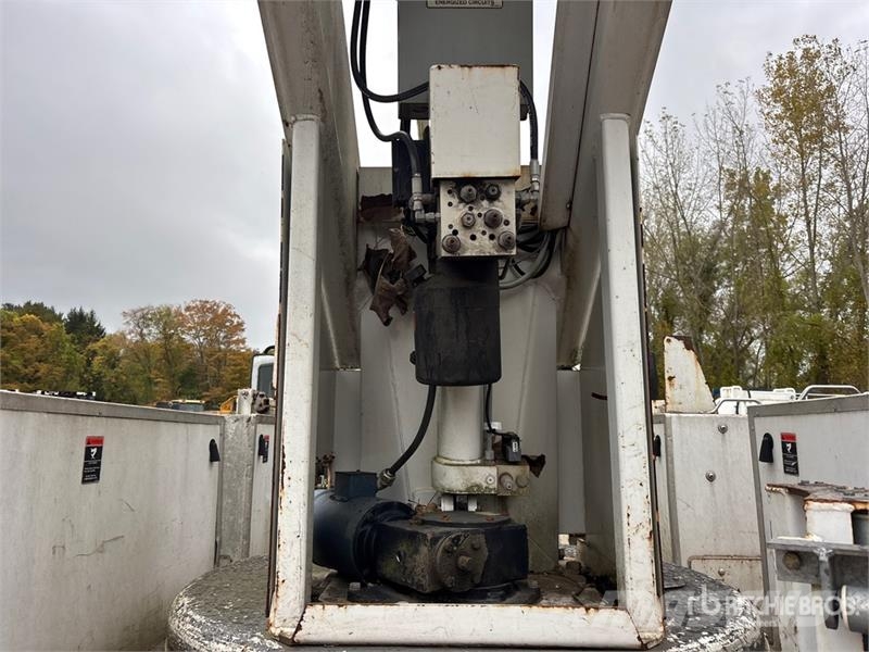 International 4300 Auto korpe