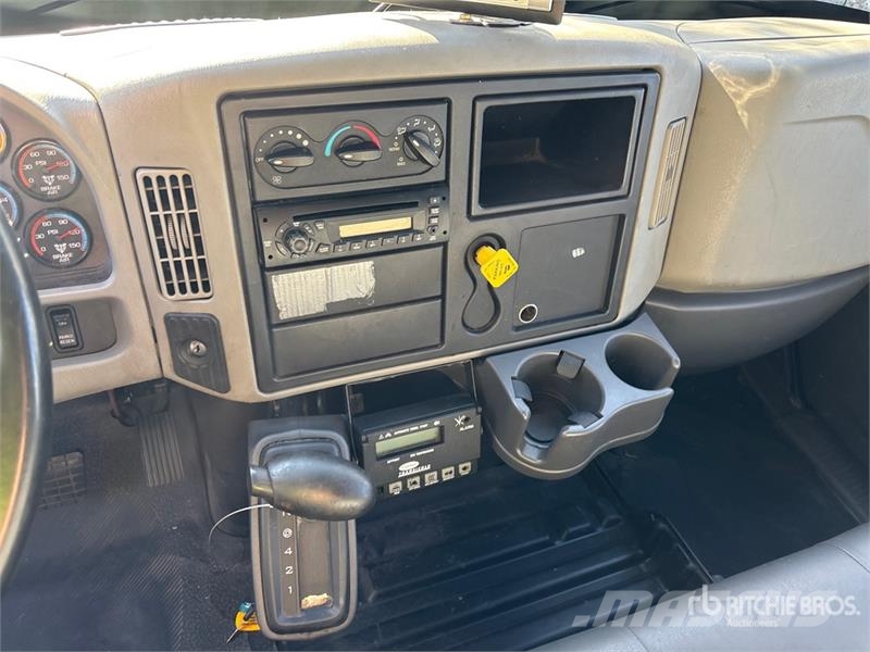 International 4300 Kühlkoffer