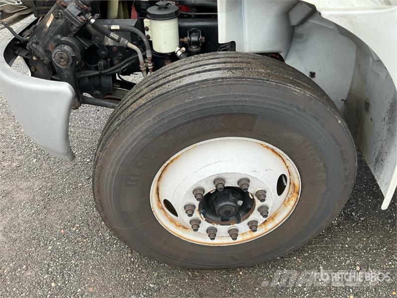 International 4300 Furgons