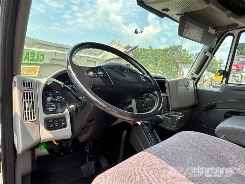 International 4300 Box trucks