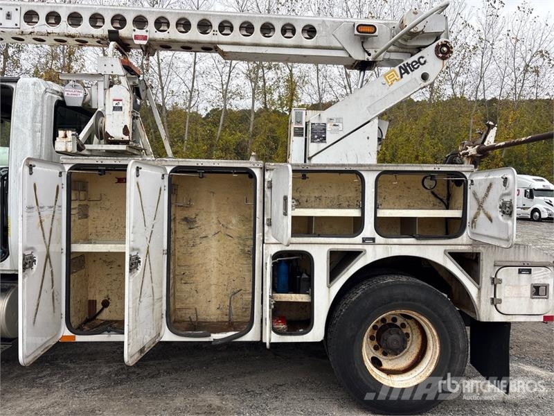 International 4300 Auto korpe