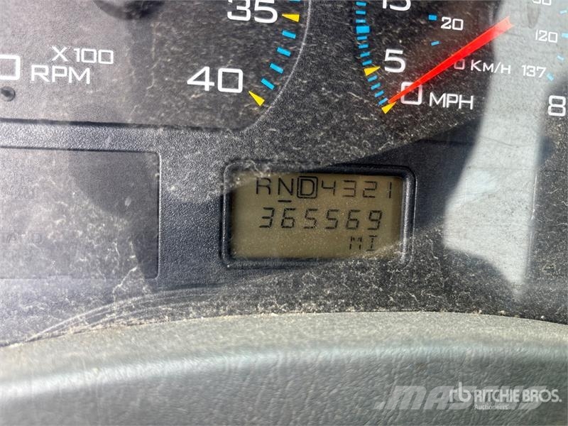 International 4300 كابينة والداخلية