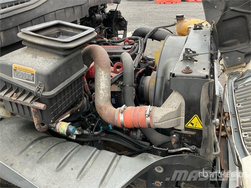 International 4300 Furgons