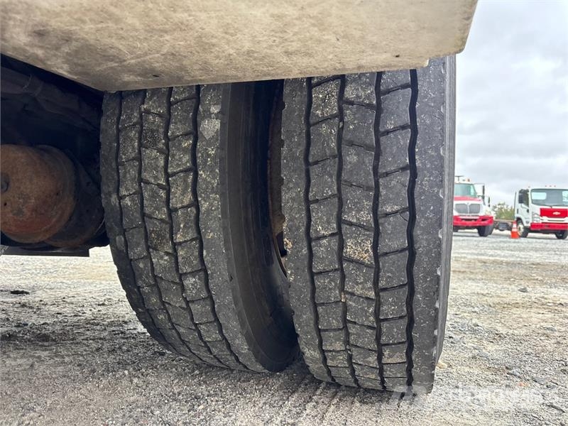 International 4300 Auto korpe
