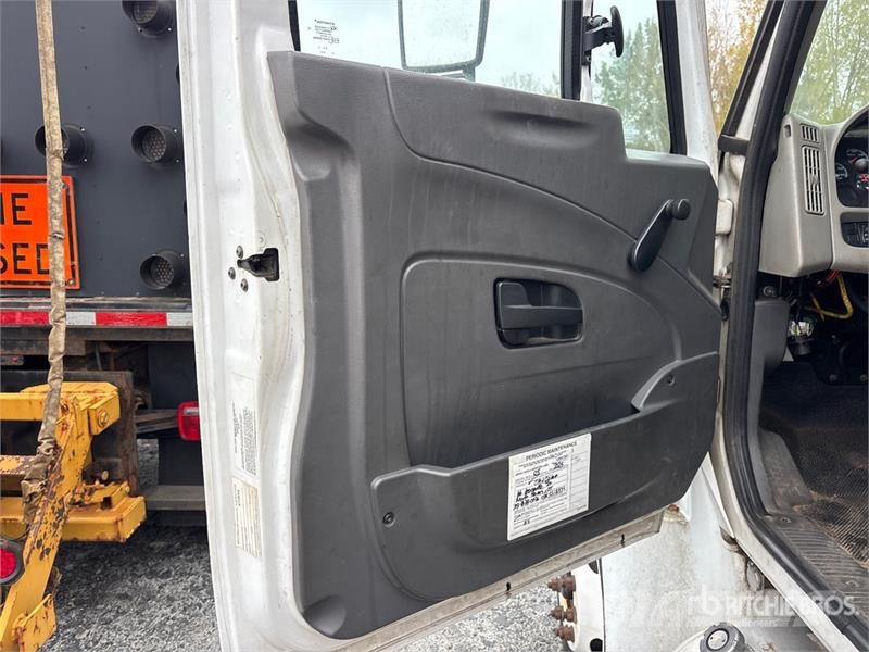 International 4300 Auto korpe