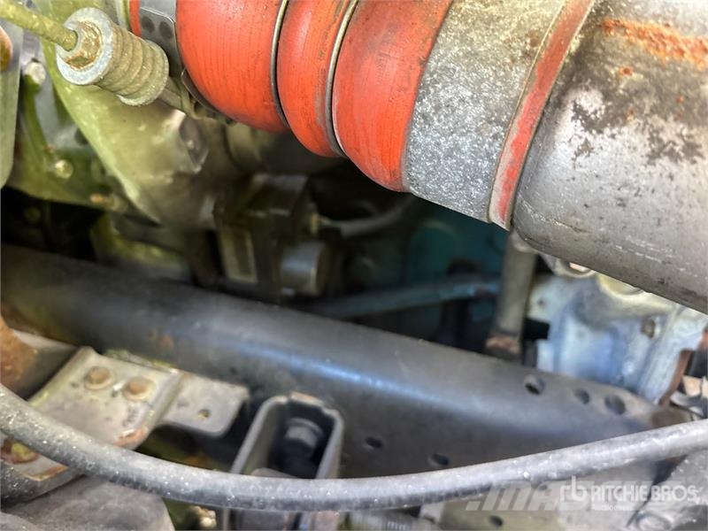International 4300 كابينة والداخلية