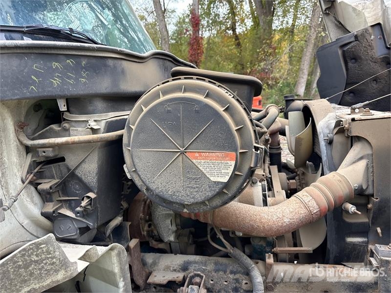 International 4300 Fahrzeug mit mobiler Bohranlage