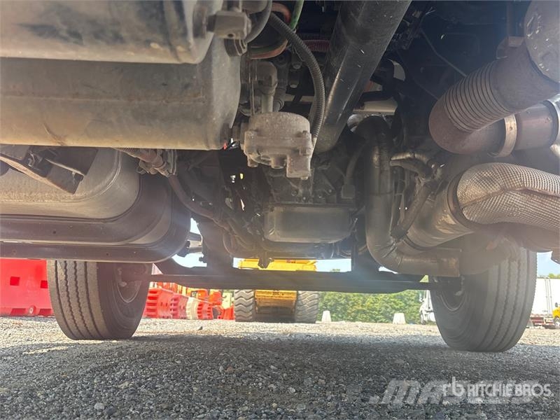 International 4300 Camiones con caja de remolque
