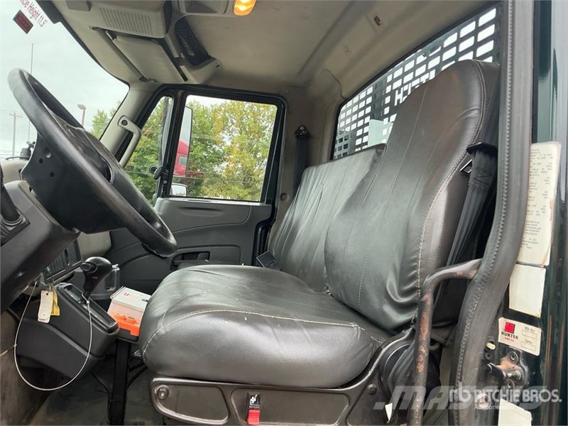 International 4300 多目的/汎用車両