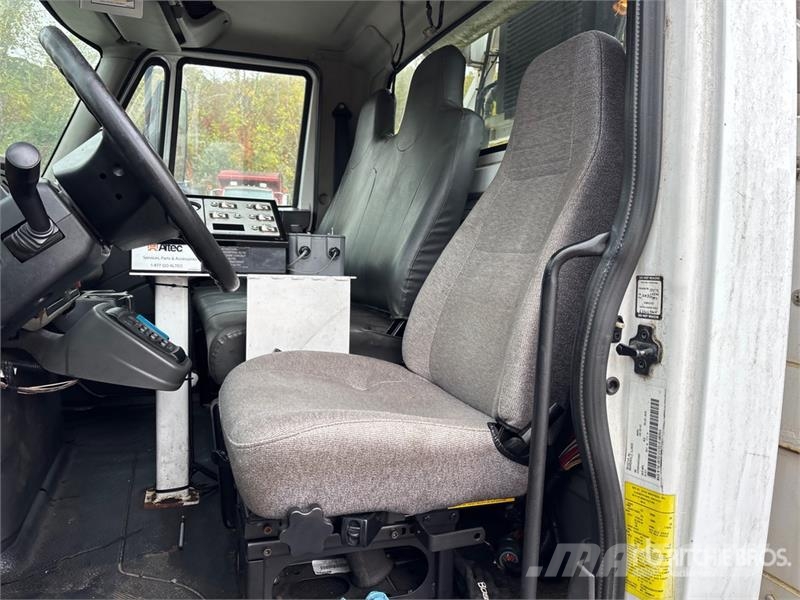 International 4300 Auto korpe
