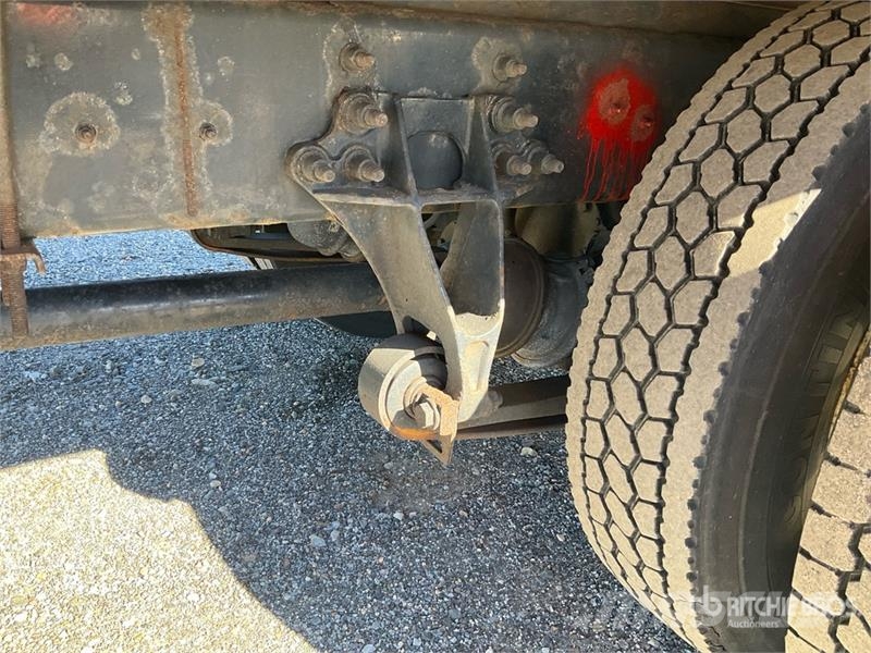 International 4300 貨箱式卡車