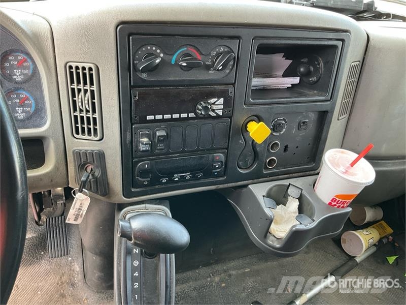 International 4300 Camiones con temperatura controlada
