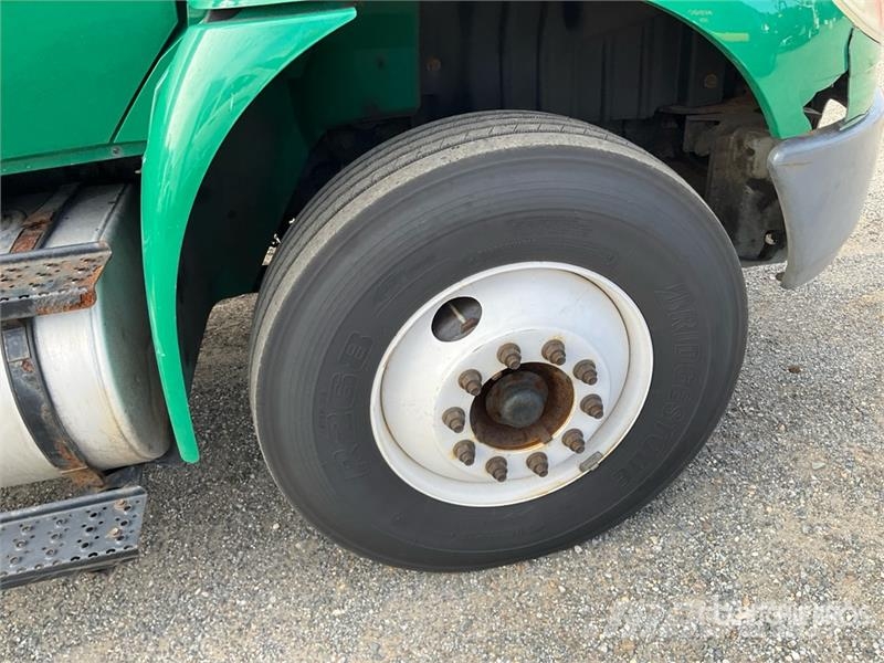 International 4300 Camiones con temperatura controlada
