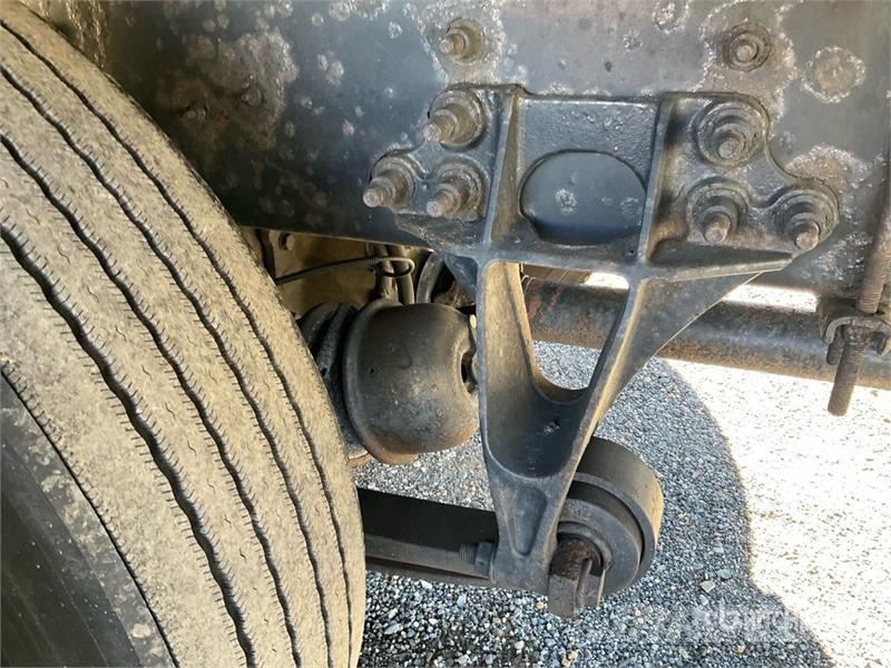 International 4300 貨箱式卡車