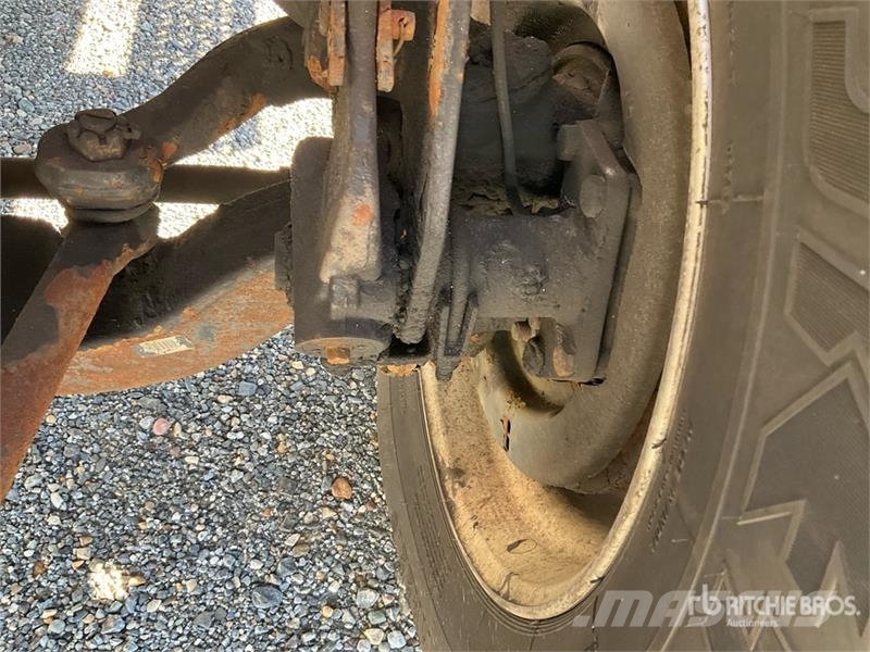 International 4300 貨箱式卡車