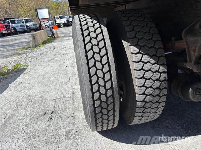 International 4300 Temperature controlled trucks