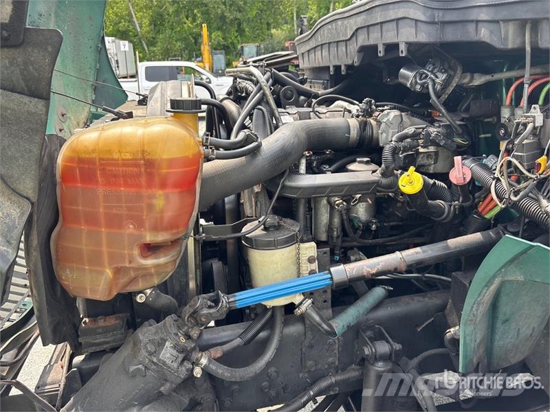 International 4300 Camiones volquete para virutas de madera