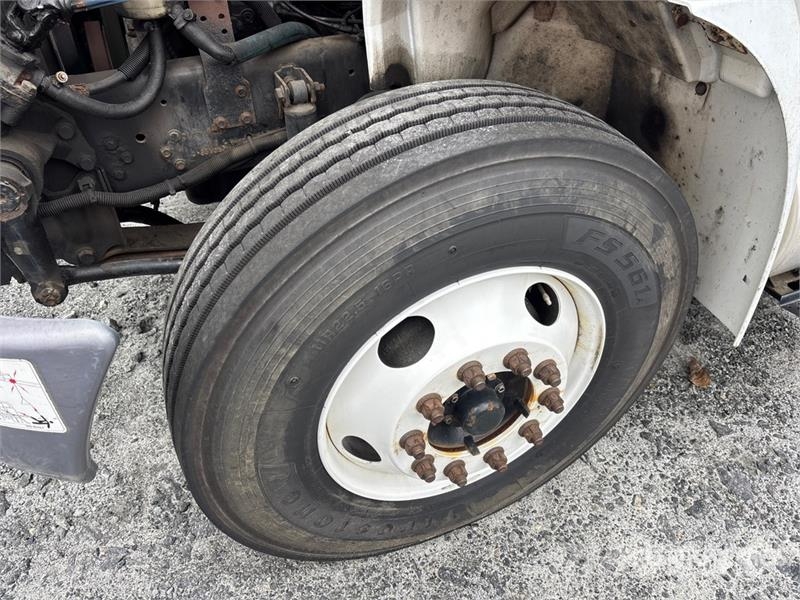 International 4300 Auto korpe