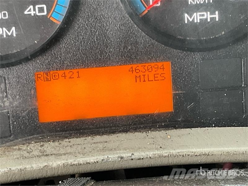 International 4300 Furgons