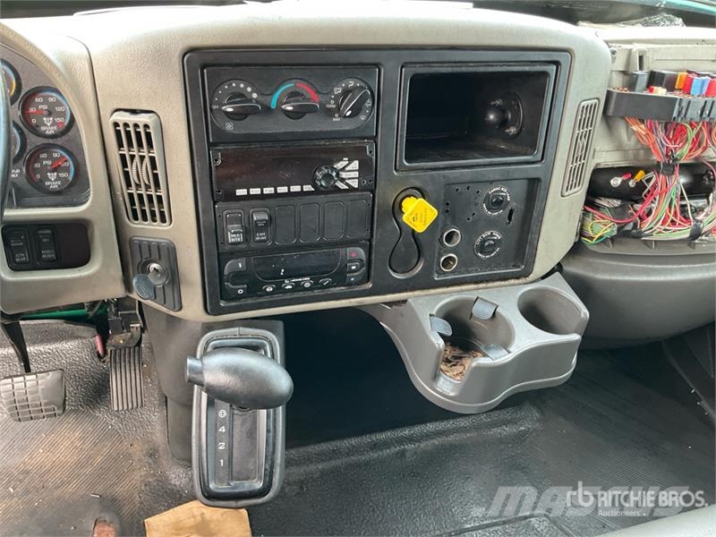 International 4300 Camiones con temperatura controlada