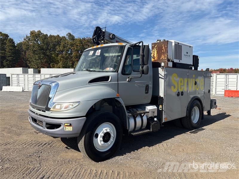 International 4300 4x2 Service Truck Camions et véhicules municipaux