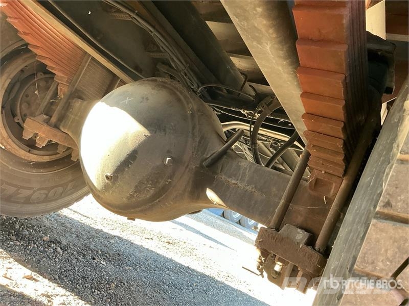 International 4300 6x2 Flatbed Truck Kamioni sa otvorenim sandukom