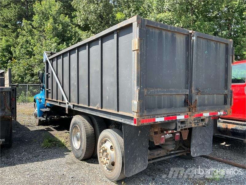 International 4300 6x4 T/A Dump Truck (Inoperable) 自卸式货车