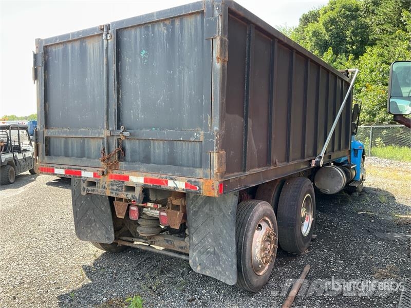 International 4300 6x4 T/A Dump Truck (Inoperable) 自卸式货车