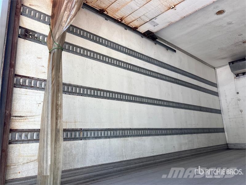 International 4300 SBA 4X2 4x2 Refrigerated Truck Temperature controlled trucks