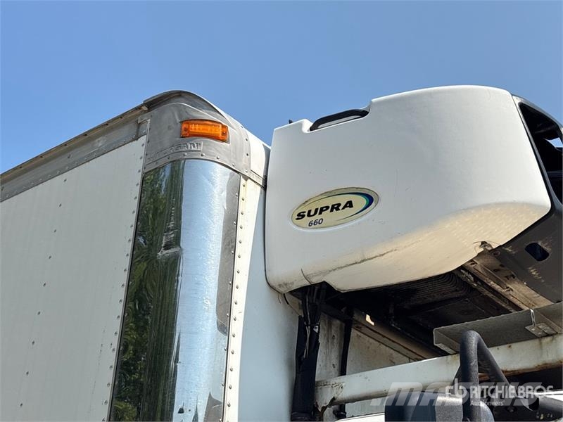 International 4300 SBA 4X2 4x2 Refrigerated Truck Temperature controlled trucks