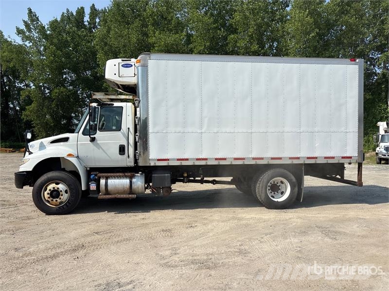 International 4300 SBA 4X2 4x2 Refrigerated Truck Temperature controlled trucks