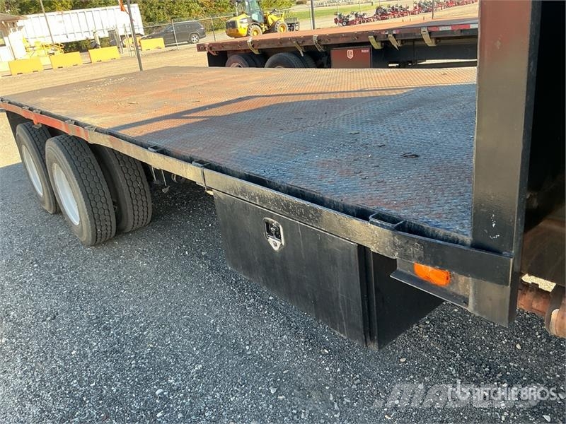 International 4400 Tovornjaki s kesonom/platojem