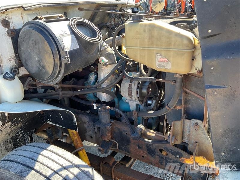 International 4700 Φορτηγά Kαρότσα με ανοιγόμενα πλαϊνά