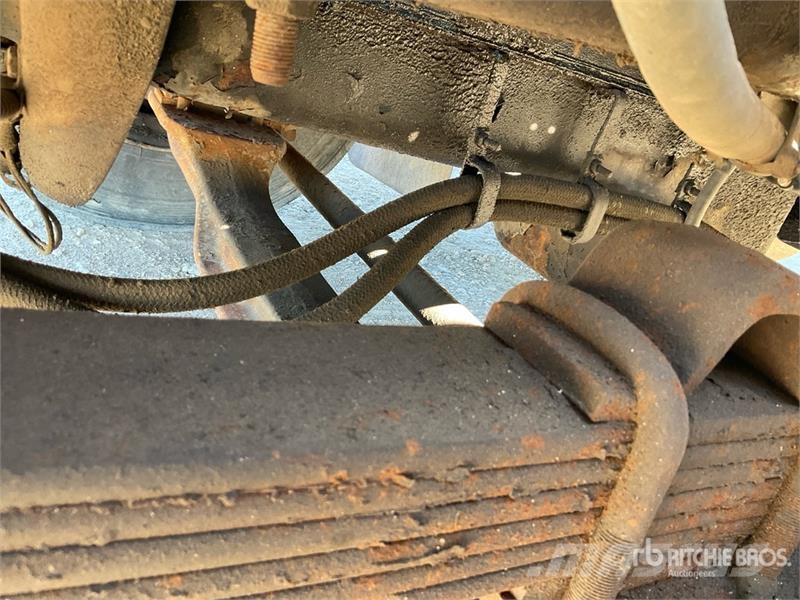 International 4700 Φορτηγά Kαρότσα με ανοιγόμενα πλαϊνά