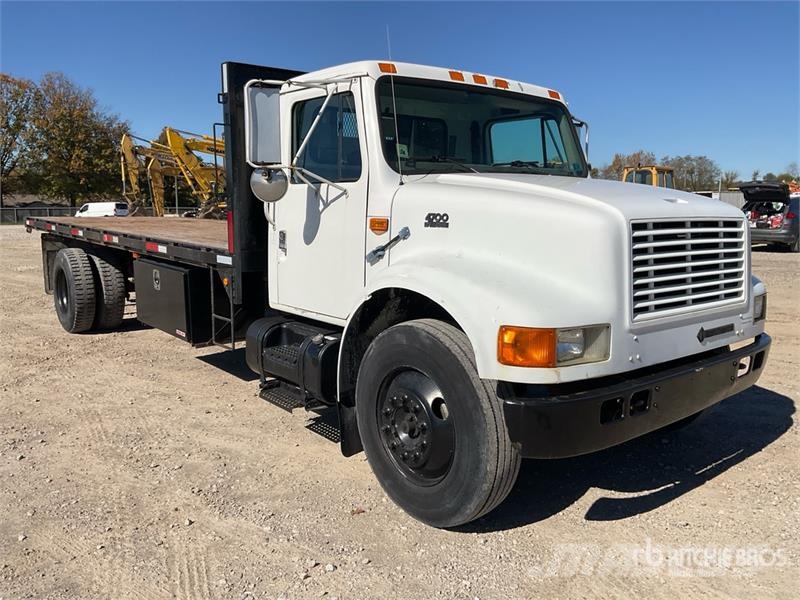 International 4700 Φορτηγά Kαρότσα με ανοιγόμενα πλαϊνά
