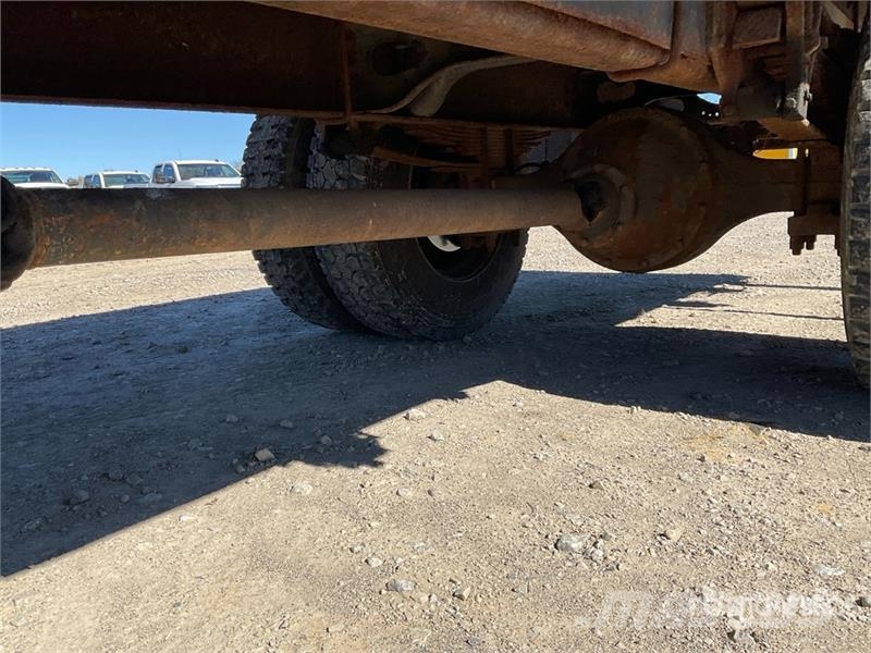 International 4700 Φορτηγά Kαρότσα με ανοιγόμενα πλαϊνά