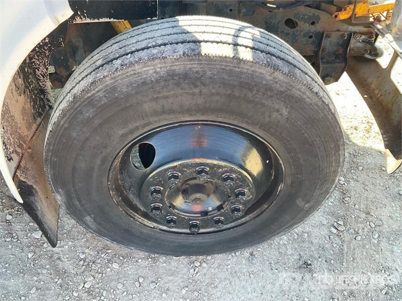 International 4700 Φορτηγά Kαρότσα με ανοιγόμενα πλαϊνά