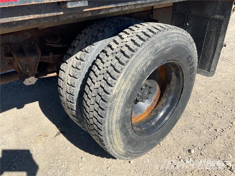 International 4700 Φορτηγά Kαρότσα με ανοιγόμενα πλαϊνά