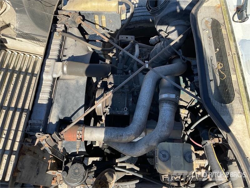 International 4700 Φορτηγά Kαρότσα με ανοιγόμενα πλαϊνά