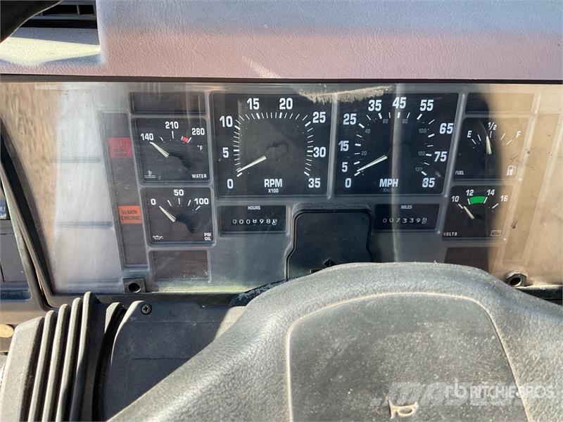 International 4700 Φορτηγά Kαρότσα με ανοιγόμενα πλαϊνά