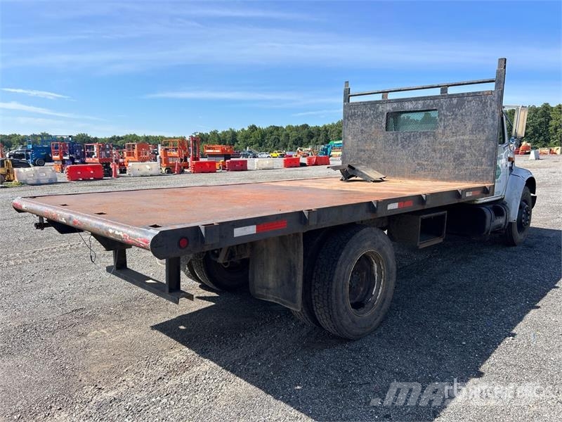 International 4700 شاحنات مسطحة/مفصلية الجوانب