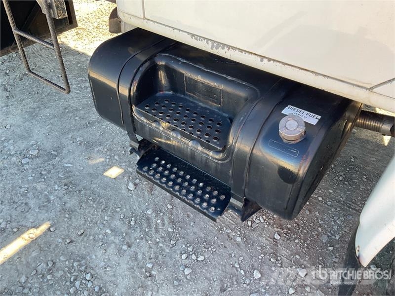 International 4700 Φορτηγά Kαρότσα με ανοιγόμενα πλαϊνά