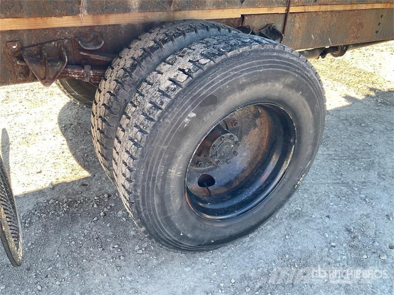 International 4700 Φορτηγά Kαρότσα με ανοιγόμενα πλαϊνά