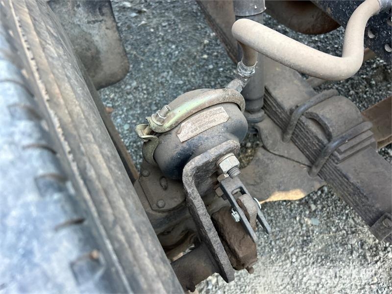 International 4900 Vetopöytäautot